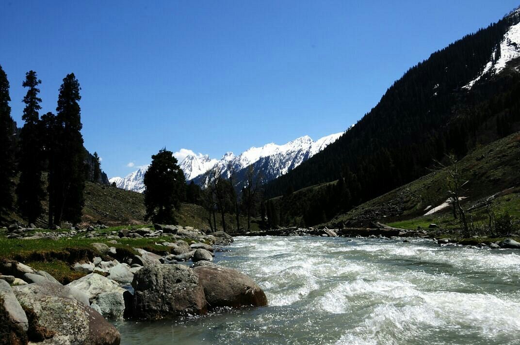 trekking in lidderwat