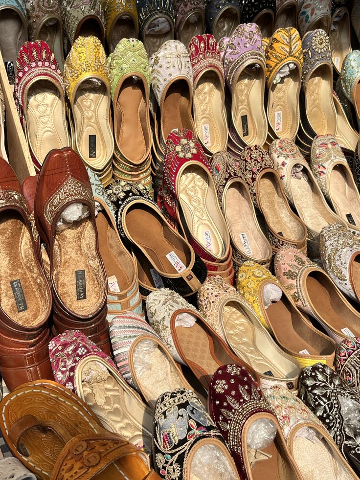 desi sarojini nagar market
